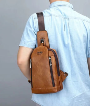 Mochila Transversal de Couro Classic Jeep
